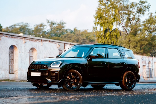 MINI Countryman E John Cooper Works Pack Debuts in India: A Limited-Edition Electric Marvel